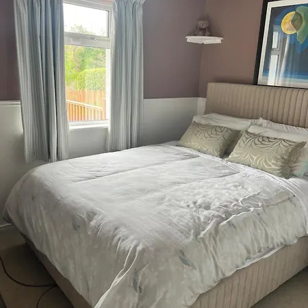 בית נופש Spacious Home, Walking Distance To Town Center *
