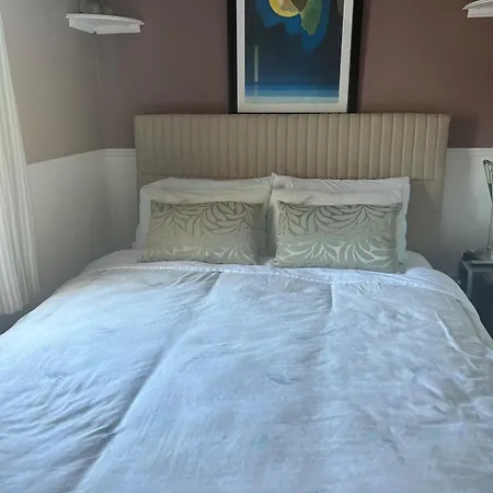 Spacious Home, Walking Distance To Town Center Donegal Town