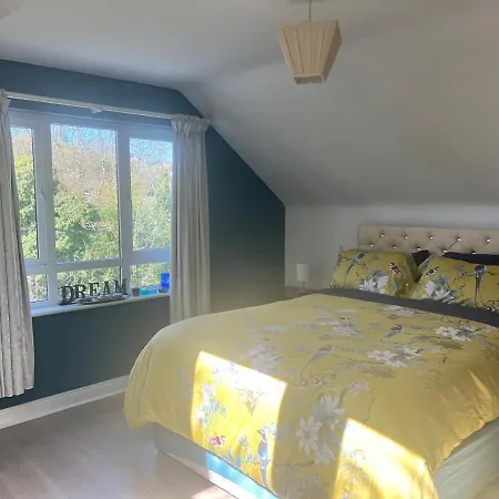 Spacious Home, Walking Distance To Town Center Nyaraló