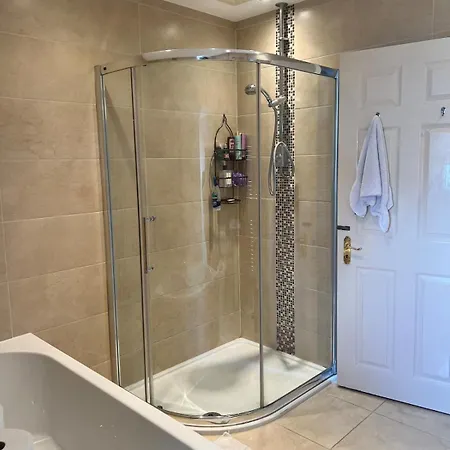 Spacious Home, Walking Distance To Town Center Donegal Town