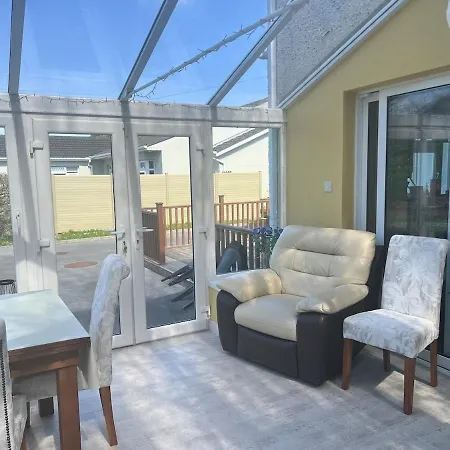 Spacious Home, Walking Distance To Town Center