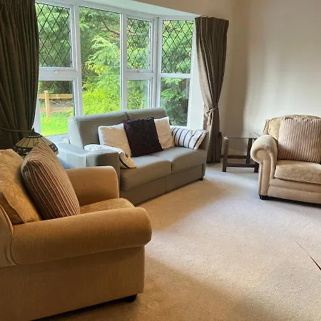 Spacious Home, Walking Distance To Town Center *