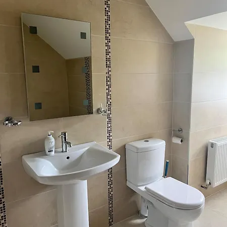 Nyaraló Spacious Home, Walking Distance To Town Center *