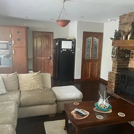 Spacious Home, Walking Distance To Town Center *