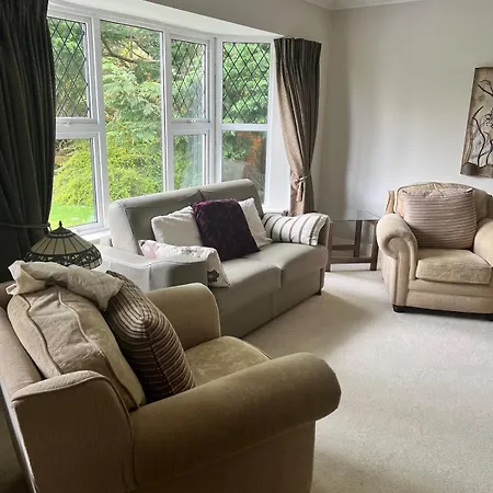 Spacious Home, Walking Distance To Town Center