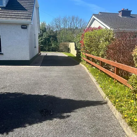 Spacious Home, Walking Distance To Town Center